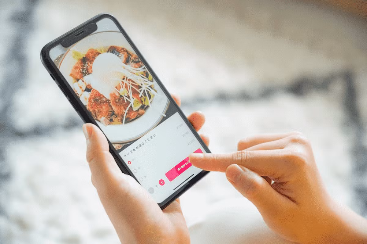 Dù nhiều đối thủ đang mở rộng sang các lĩnh vực như giao nhu yếu phẩm hoặc thuốc theo đơn, Coupang cho biết Rocket Now sẽ tiếp tục tập trung vào mảng giao đồ ăn, với mục tiêu xây dựng hệ sinh thái đủ lớn để duy trì giá thành thấp, mang lại lợi ích lâu dài cho người tiêu dùng và góp phần thay đổi toàn bộ thị trường giao đồ ăn trực tuyến tại Nhật Bản.
