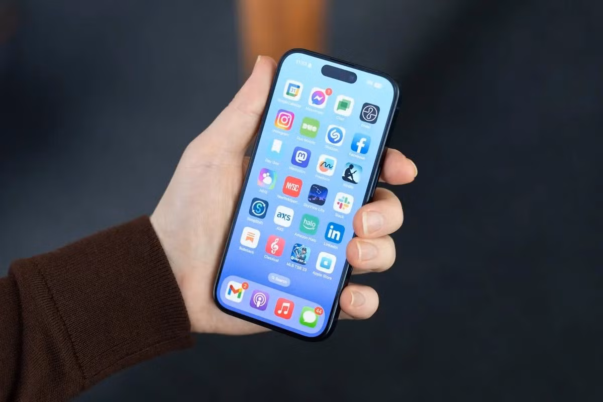 Anh hy sinh sự tiện lợi với hy vọng kéo dài tuổi thọ pin theo khuyến cáo của Apple.