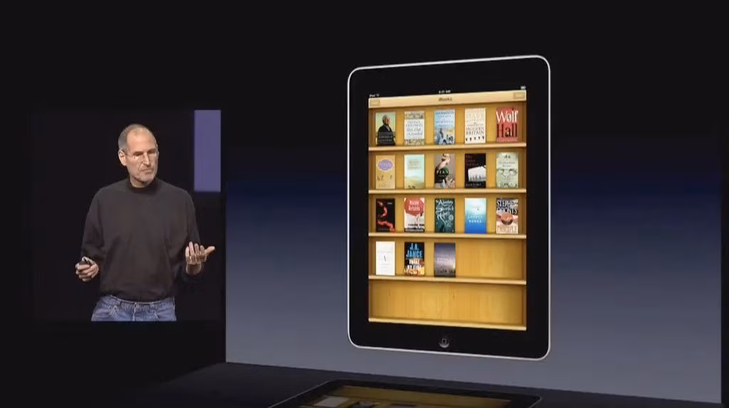 Song song phần cứng, iOS trên màn hình lớn cùng iBooks giúp Apple chính thức bước chân vào thị trường sách điện tử.