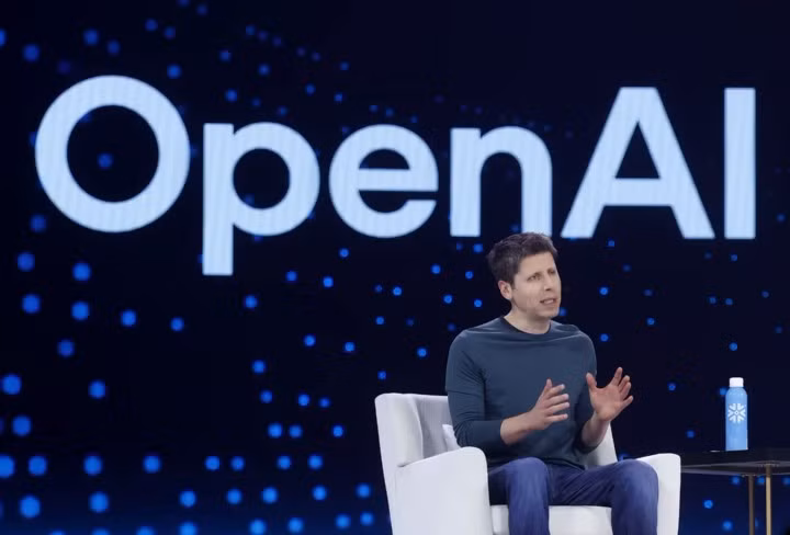 Các nền tảng lớn đã và đang điều chỉnh - OpenAI cập nhật mô hình để giảm rủi ro, đồng thời người dùng được khuyến nghị coi chatbot như công cụ hỗ trợ chứ không thay thế mối quan hệ con người.