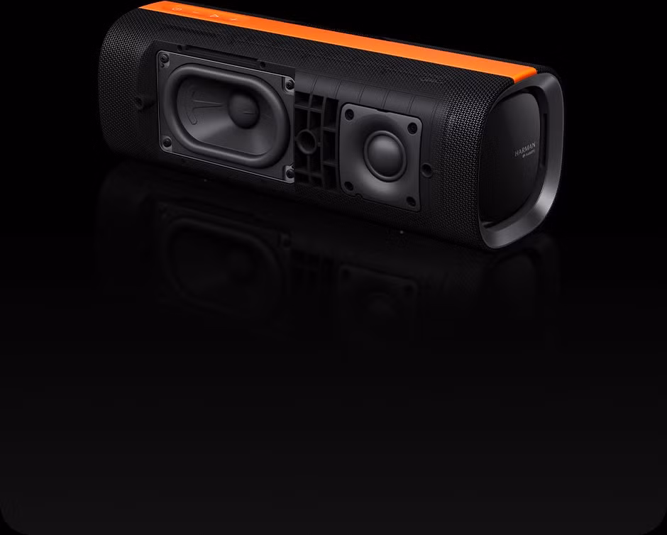 Tính năng Bass Boost và tinh chỉnh Harman AudioEFX giúp tạo trải nghiệm âm thanh sống động.