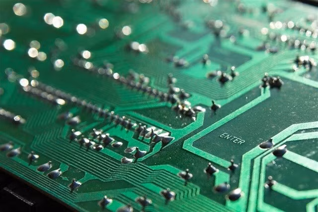 Chính phủ đưa ưu đãi khủng như miễn thuế doanh nghiệp tới 13 năm để hút vốn.