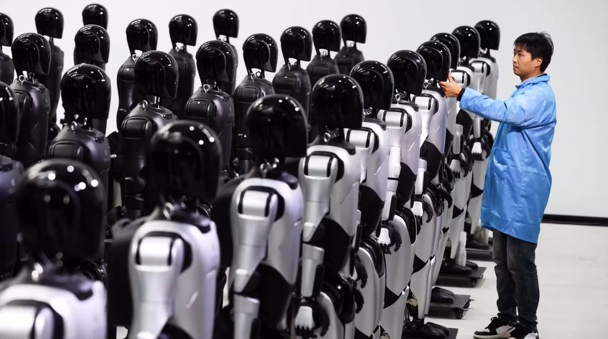 Robot hình người đang trở thành mặt trận công nghệ mới, nơi Trung Quốc nổi lên như đối thủ dẫn đầu còn Tesla vẫn dừng ở kỳ vọng.