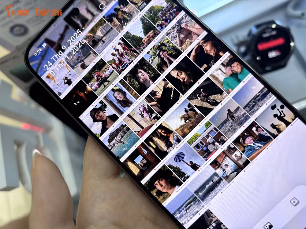 Khả năng quay video cũng được nâng cấp với hỗ trợ 8K cùng nhiều chế độ chuyên sâu như 4K 120fps hay quay log, giúp người dùng dễ dàng sáng tạo nội dung chất lượng cao, trong khi các công nghệ chống rung và xử lý hình ảnh giúp đảm bảo độ ổn định của khung hình.