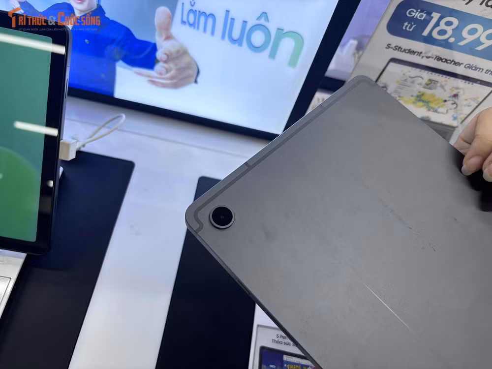 Galaxy Tab S10 Lite mang đến sự cân bằng giữa thiết kế, hiệu năng, thời lượng pin và hệ sinh thái phần mềm, qua đó trở thành lựa chọn đáng cân nhắc trong phân khúc tablet tầm trung cho người dùng cần một thiết bị đa năng phục vụ cả học tập, làm việc và giải trí.