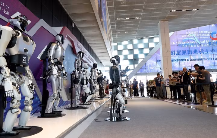 Nhận định của Jensen Huang cho thấy tương lai ngành robot sẽ không chỉ là cuộc đua AI, mà còn là cuộc chiến kiểm soát chuỗi cung ứng, nơi Trung Quốc đang nắm giữ lợi thế khiến cả thế giới phải dè chừng.