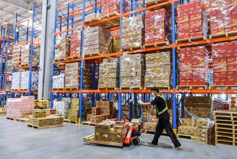Dù vậy, kỷ lục 180 tỷ bưu kiện cho thấy logistics và thương mại điện tử vẫn là trụ cột quan trọng của kinh tế Trung Quốc hiện nay.