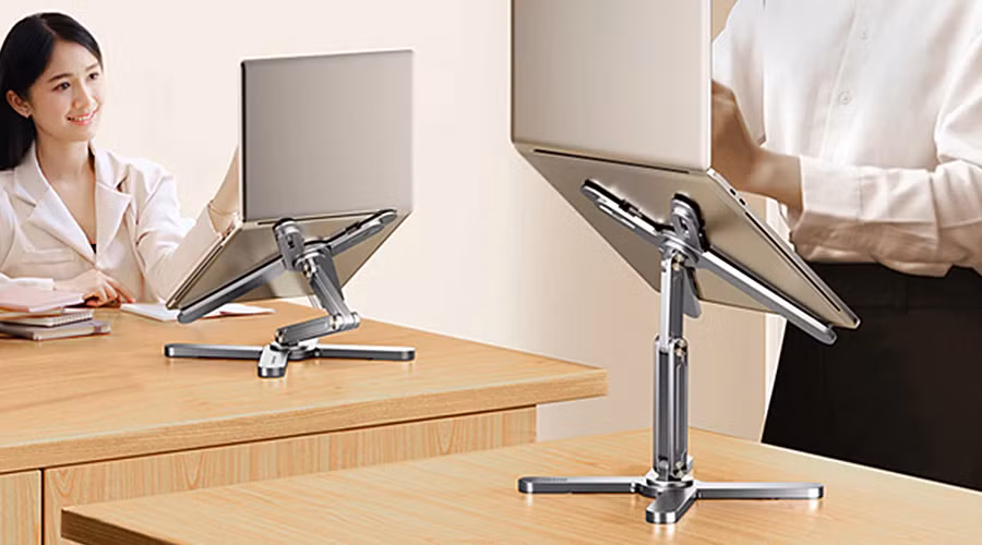 Giải pháp đơn giản và tiết kiệm nhất là sử dụng giá đỡ laptop để nâng màn hình lên đúng độ cao, kết hợp cùng bàn phím và chuột rời nhằm đảm bảo cánh tay, cổ tay và khuỷu tay luôn ở tư thế phù hợp, đồng thời còn giúp cải thiện khả năng tản nhiệt cho máy và tối ưu không gian làm việc.