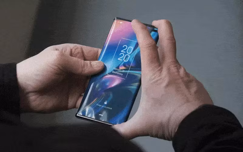 xemptyzxemptyzSamsung được cho là đang tăng tốc phát triển điện thoại màn hình cuộn đầu tiên với mục tiêu thương mại hóa ngay trong nửa đầu năm 2028, đánh dấu bước tiến mới sau nhiều năm hãng tiên phong ở phân khúc điện thoại gập, đồng thời mở ra kỳ vọng về một thế hệ smartphone cao cấp có khả năng mở rộng màn hình linh hoạt hơn mà vẫn giữ được kích thước nhỏ gọn khi mang theo bên mình.