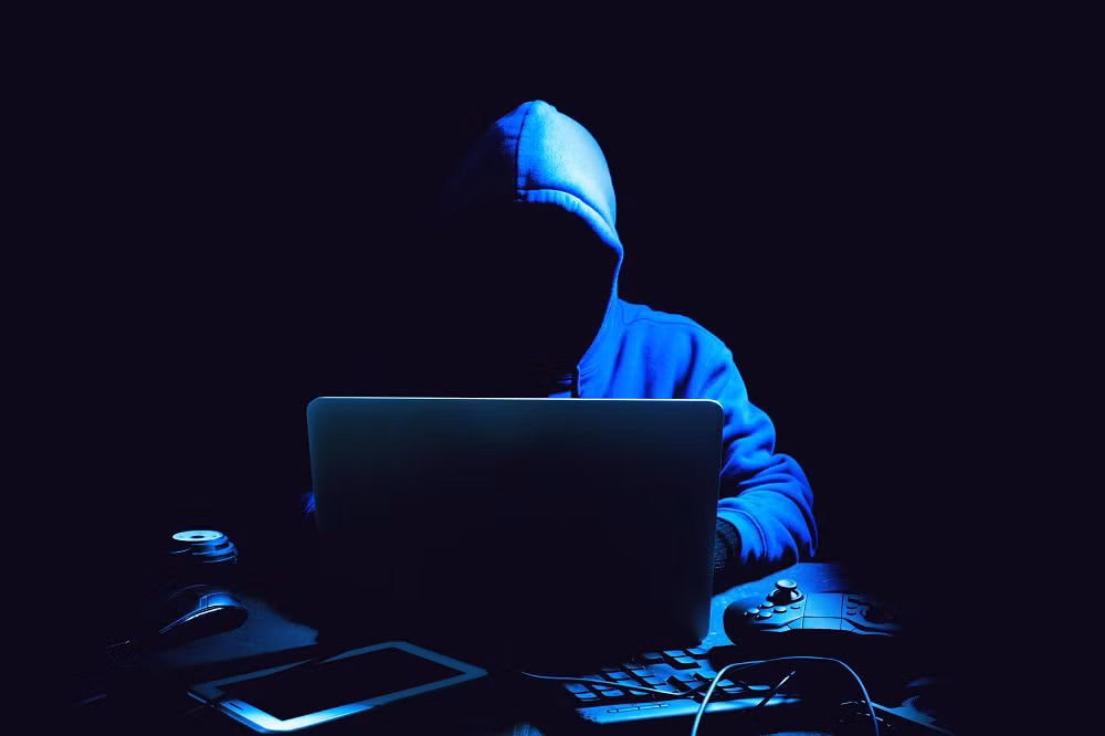 Theo Forbes, chiêu trò “Phantom Hacker” đang khiến hàng nghìn người mất tiền vì tin tặc theo dõi thao tác đăng nhập ngân hàng rồi rút sạch tài khoản.