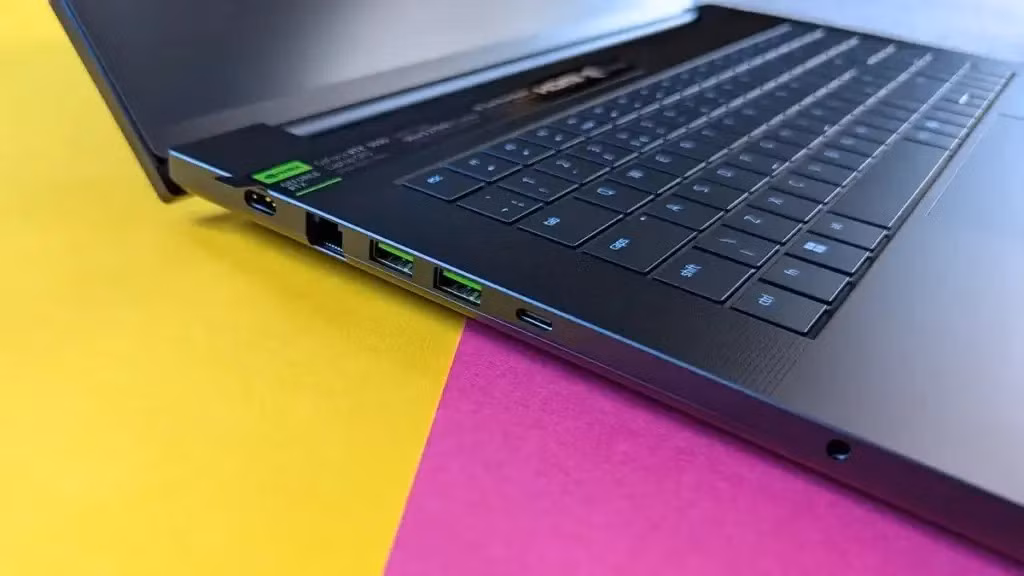 Sau nhiều bài test game nặng như Cyberpunk 2077, giới chuyên gia đã chọn ra 5 mẫu laptop gaming đáng mua nhất năm nay.