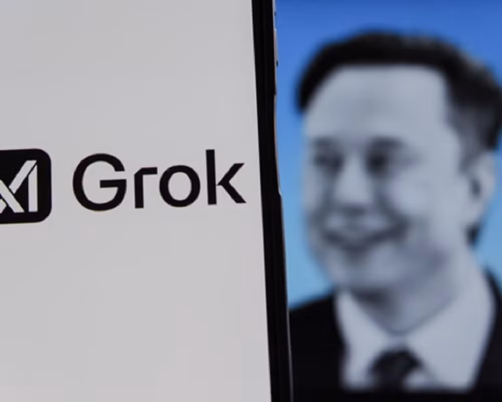 Grok từng được xem là quân bài chiến lược giúp Elon Musk thách thức thế thống trị của ChatGPT trong cuộc đua trí tuệ nhân tạo, nhưng chỉ sau chưa đầy ba năm ra mắt, chatbot này đang cho thấy dấu hiệu hụt hơi nghiêm trọng khi cả lượng tải xuống lẫn tỷ lệ người dùng trả phí đều chững lại trước sức ép từ OpenAI, Anthropic và Google.