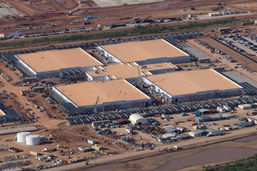 Các trung tâm dữ liệu AI trên khắp Các Tiểu vương quốc Ả Rập Thống nhất (UAE) và Ả Rập Xê Út đang tiêu thụ lượng nước khổng lồ chỉ để làm mát máy chủ. (Ảnh: ZAWYA)