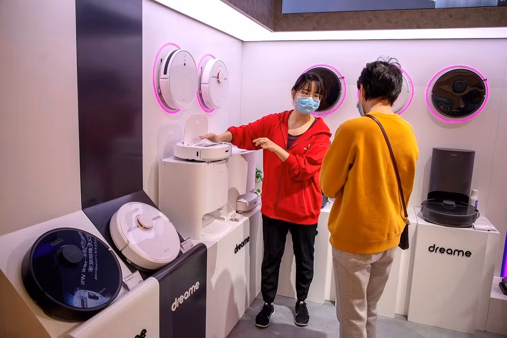 Sự phổ biến của hàng chính hãng và phần mềm tiếng Việt cũng giúp người dùng yên tâm hơn khi lựa chọn sản phẩm.