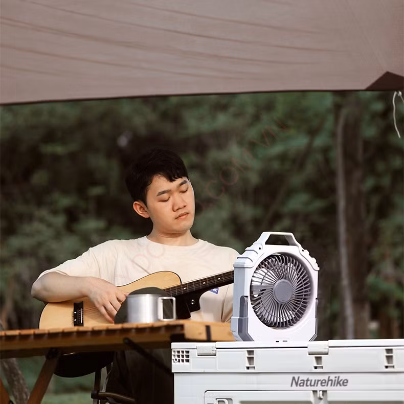 Theo giới thiệu từ nhà sản xuất, YooBao FD1 còn dùng động cơ không chổi than giúp vận hành êm hơn và tăng độ bền, đặc biệt phù hợp với người thường xuyên đi du lịch, làm việc ngoài trời hoặc cần thiết bị đa năng trong mùa hè.