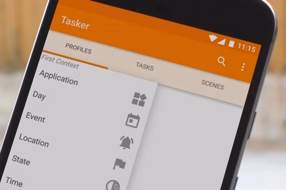 Khác với iOS vốn nổi tiếng với “khu vườn đóng”, Android cho phép người dùng thay đổi launcher, cài ứng dụng mặc định, can thiệp vào thông báo, clipboard hay thậm chí tự động hóa toàn bộ điện thoại bằng các công cụ như Tasker mà iPhone hoàn toàn không thể làm được.