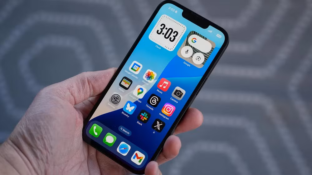 Điểm chung của các mẫu iPhone này là vẫn giữ được sự ổn định về hiệu năng, khả năng tối ưu phần mềm và hệ sinh thái đồng bộ - yếu tố giúp thiết bị duy trì giá trị sử dụng lâu dài.