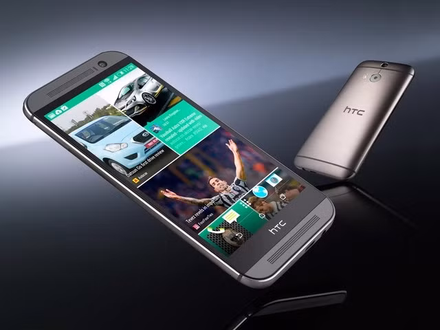 HTC One M8 là một siêu phẩm Android với thiết kế kim loại đẹp mắt và loa kép BoomSound đình đám một thời.