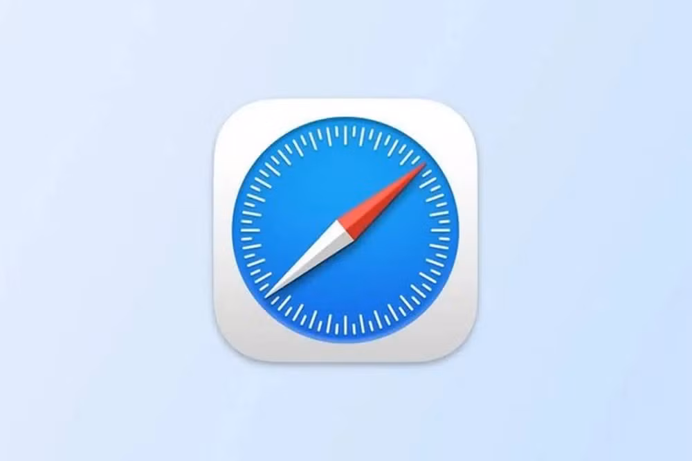 Safari cũng là một trong những ứng dụng được Apple tập trung sửa lỗi khi hàng loạt lỗ hổng trong WebKit - nền tảng xử lý nội dung web của trình duyệt - đã được khắc phục nhằm ngăn chặn nguy cơ các trang web độc hại vượt qua cơ chế bảo vệ, đánh cắp dữ liệu người dùng hoặc truy cập trái phép thông tin từ các website khác.
