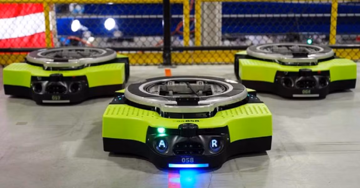 Theo chuyên gia công nghệ trưởng của Amazon Robotics,Tye Brady, robot sẽ thay thế các việc nhàm chán để con người tập trung vào những nhiệm vụ quan trọng hơn.