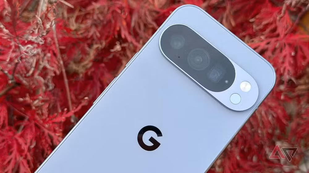 Trong khi đó, Samsung, Google và Apple vẫn bỏ qua telemacro, chỉ dùng ống kính góc siêu rộng cho chế độ macro.