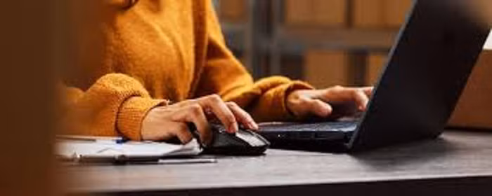 Trong bối cảnh Amazon lao mạnh vào cuộc đua AI toàn cầu, câu chuyện “vẽ việc bằng bot” đang trở thành lời cảnh báo lớn cho ngành công nghệ: nếu quá tập trung vào các chỉ số hào nhoáng như lượng token tiêu thụ, các tập đoàn có thể tự biến khoản đầu tư hàng trăm tỷ USD thành một cuộc chạy đua KPI đầy ảo giác.
