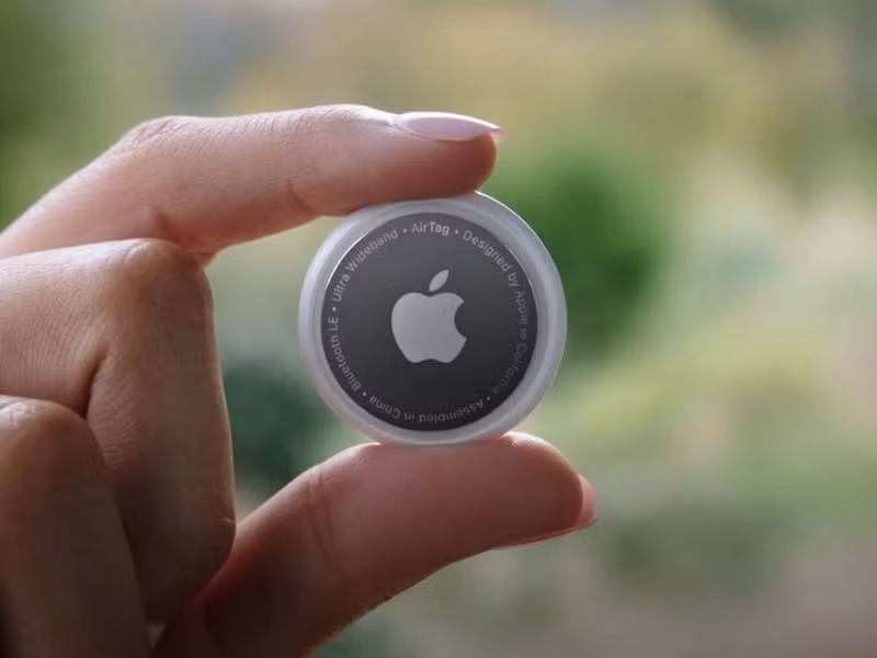 Nhờ khả năng kết nối với smartphone, tag định vị giúp xác định vị trí nhanh chóng. Đây là phụ kiện nhỏ nhưng cực hữu ích trong mọi chuyến đi xa.