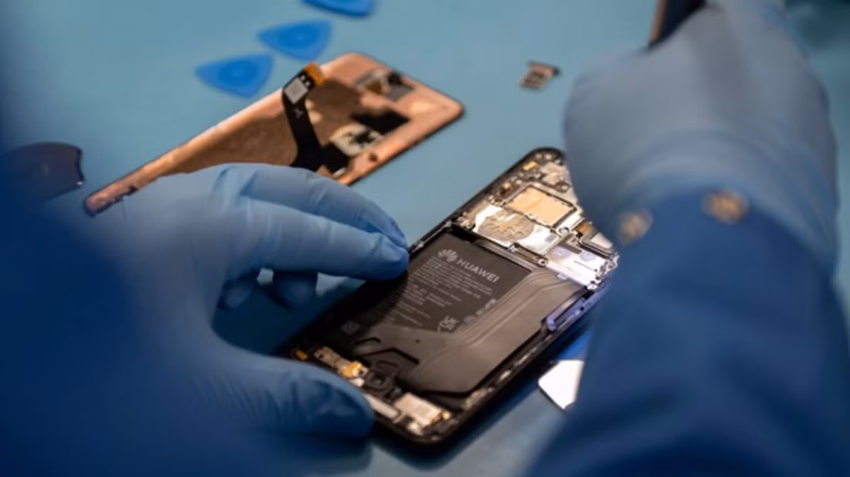Huawei cho biết công nghệ mới đã giúp tăng tới 55% mật độ transistor trên dòng chip Kirin thế hệ 2026, đồng thời mở ra khả năng sản xuất chip mạnh ngang tiến trình 1,4nm vào năm 2031 dù Trung Quốc vẫn bị hạn chế tiếp cận công nghệ bán dẫn tiên tiến từ Mỹ.