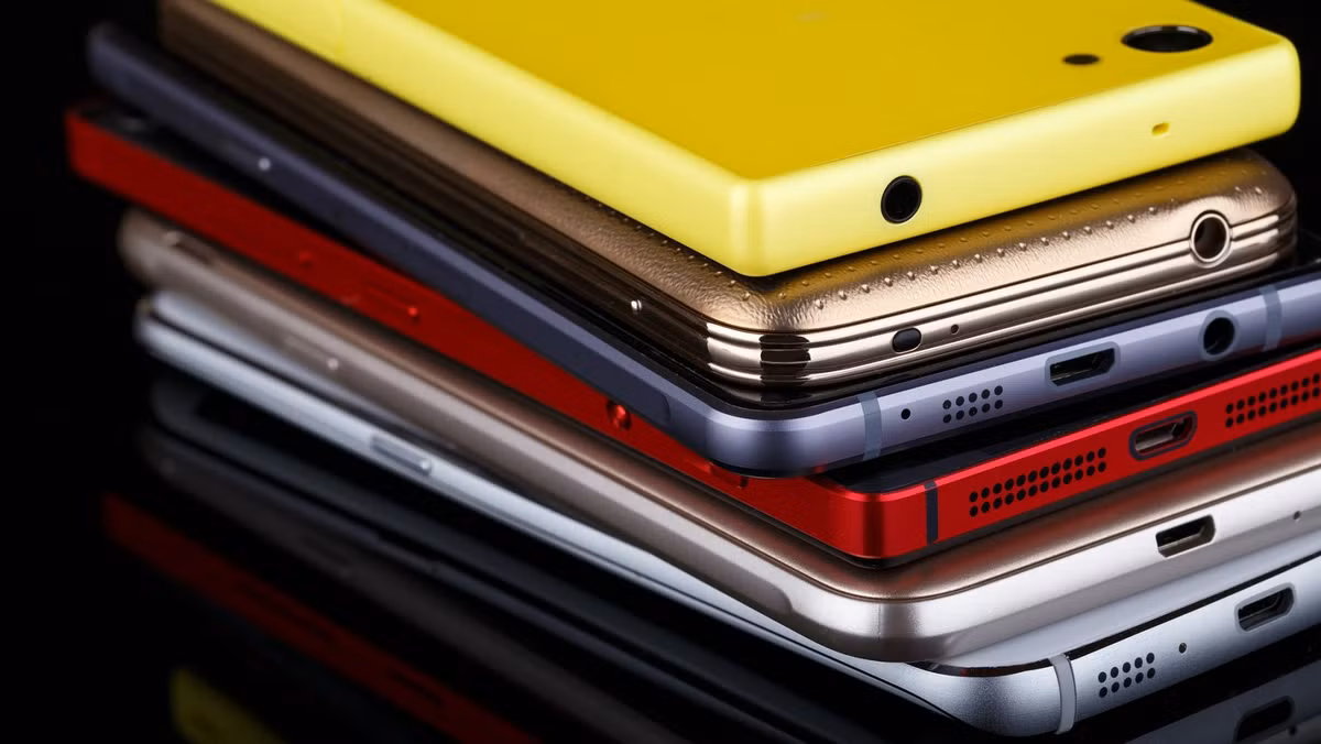 Trong bối cảnh giá smartphone mới vượt 25 triệu đồng, điện thoại đã qua sử dụng trở thành giải pháp tiết kiệm hiệu quả.