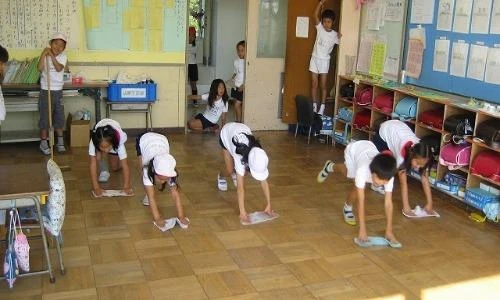 Vì sao trường học Nhật không có lao công vẫn sạch bóng?