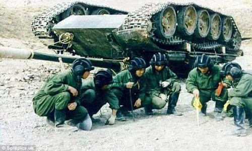 Kinh ngạc khoảnh khắc xe tăng gặp tai nạn thảm khốc