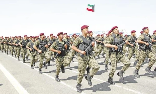 Ảnh Quân đội Kuwait tập trận rầm rộ, thao trường rực lửa