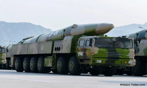 Choáng ngợp sức mạnh tên lửa "sát thủ" Guam của Trung Quốc
