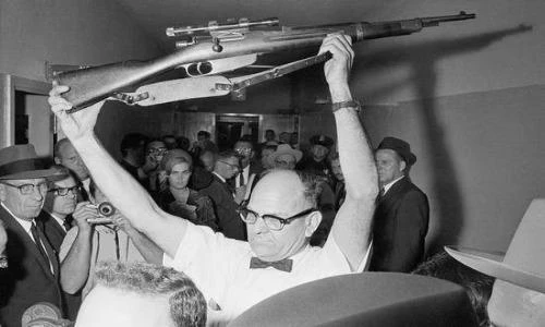 Cận cảnh khẩu súng được dùng ám sát John F. Kennedy