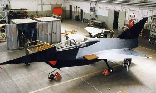 Nhìn lại máy bay tên lửa "đom đóm" siêu dị của Đức những năm 80