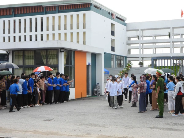 Hơn 60 thí sinh Chuyên Tuyên Quang đỗ Bách khoa, Y Hà Nội, Kinh tế Quốc dân