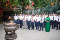 Đoàn đại biểu Cụm số 9 dâng hương tưởng niệm các Vua Hùng