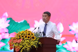 Thủ tướng Chính phủ Lê Minh Hưng phát biểu phát động phong trào thi đua.