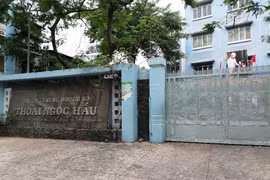 TP HCM: Gói thầu sửa chữa Trường THPT Thoại Ngọc Hầu chỉ có 1 nhà thầu tham dự