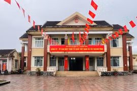 Sắp xếp toàn bộ diện tích tự nhiên, quy mô dân số của các xã Giang Ly, Khánh Thượng và Khánh Nam thành xã mới có tên gọi là xã Tây Khánh Vĩnh.