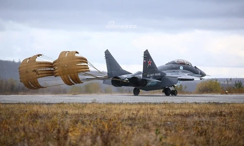 Nga lột sạch tiêm kích MiG-29K trên tàu sân bay Đô đốc Kuznetsov, vì sao?