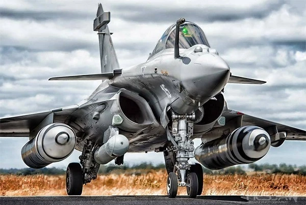 Choáng ngợp bên trong nơi sản xuất tiêm kích đắt "cắt cổ" Dassault Rafale