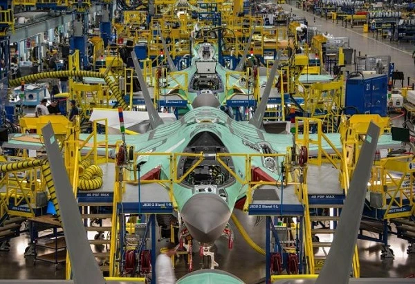 Lý do gì khiến Mỹ buộc phải hạn chế sản xuất tiêm kích F-35?