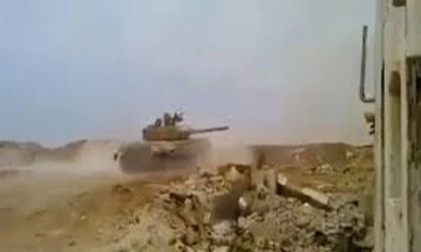 Phiến quân khoe "đập nát" xe tăng T-72 của Syria bằng tên lửa TOW