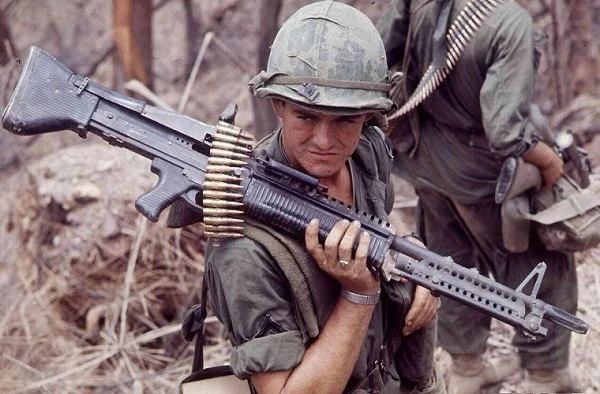 Vũ khí giúp Mỹ đỡ tủi vì thất bại M16 ở chiến trường Việt Nam