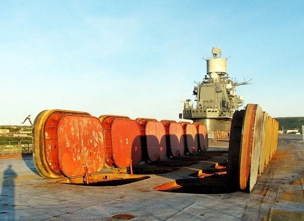 Tên lửa P-700 Granit trên tàu sân bay Nga: Lợi bất cập hại