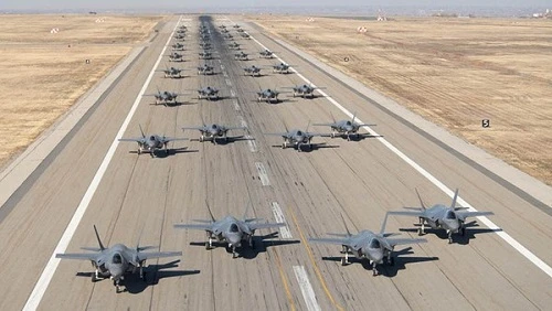 Mỹ đưa hàng loạt tiêm kích F-35 đến Israel, Iran chuẩn bị "lĩnh đòn"?