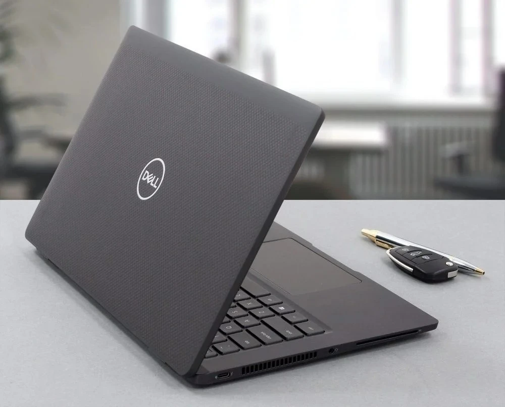 4 laptop văn phòng mỏng nhẹ đáng mua nhất năm 2025 