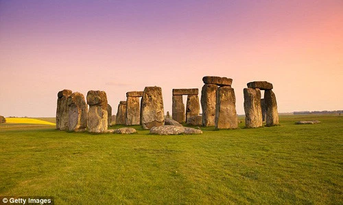Cực sốc cách người xưa xây bãi đá cổ Stonehenge