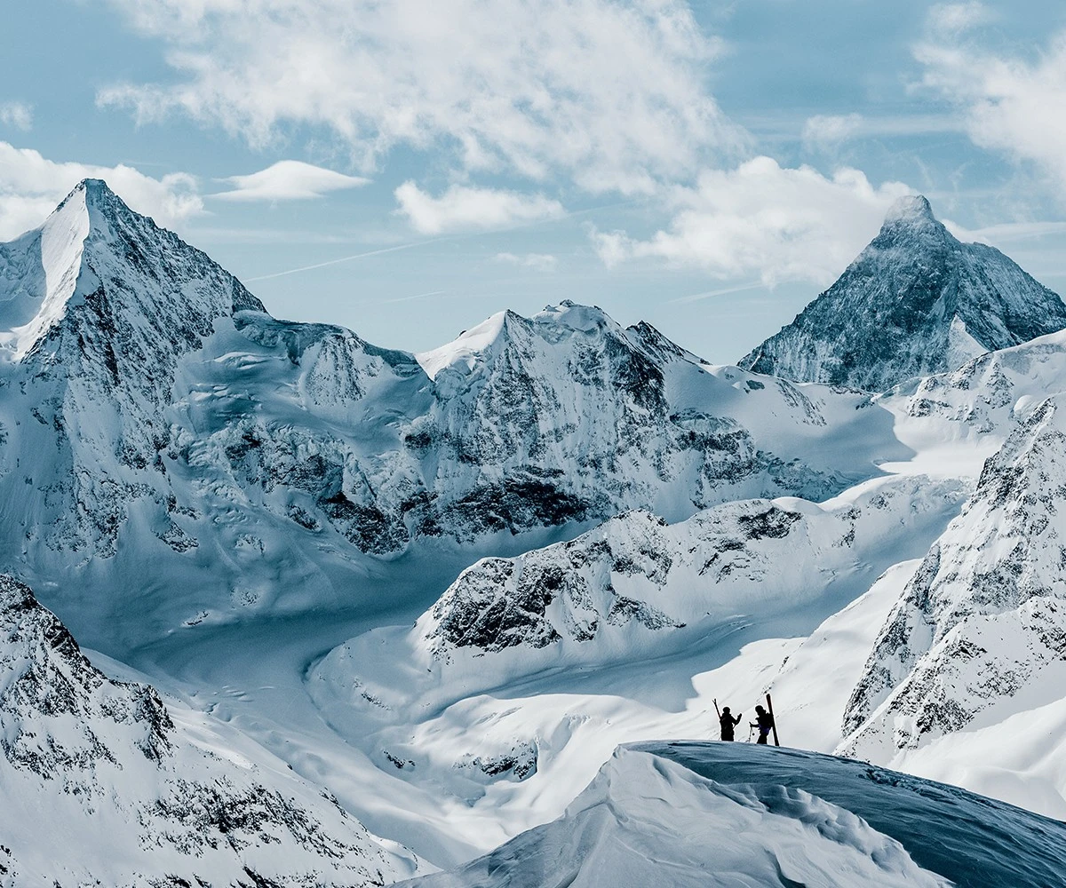 Sông băng tan chảy trên đỉnh Alps, bất ngờ lộ ra loạt hài cốt 